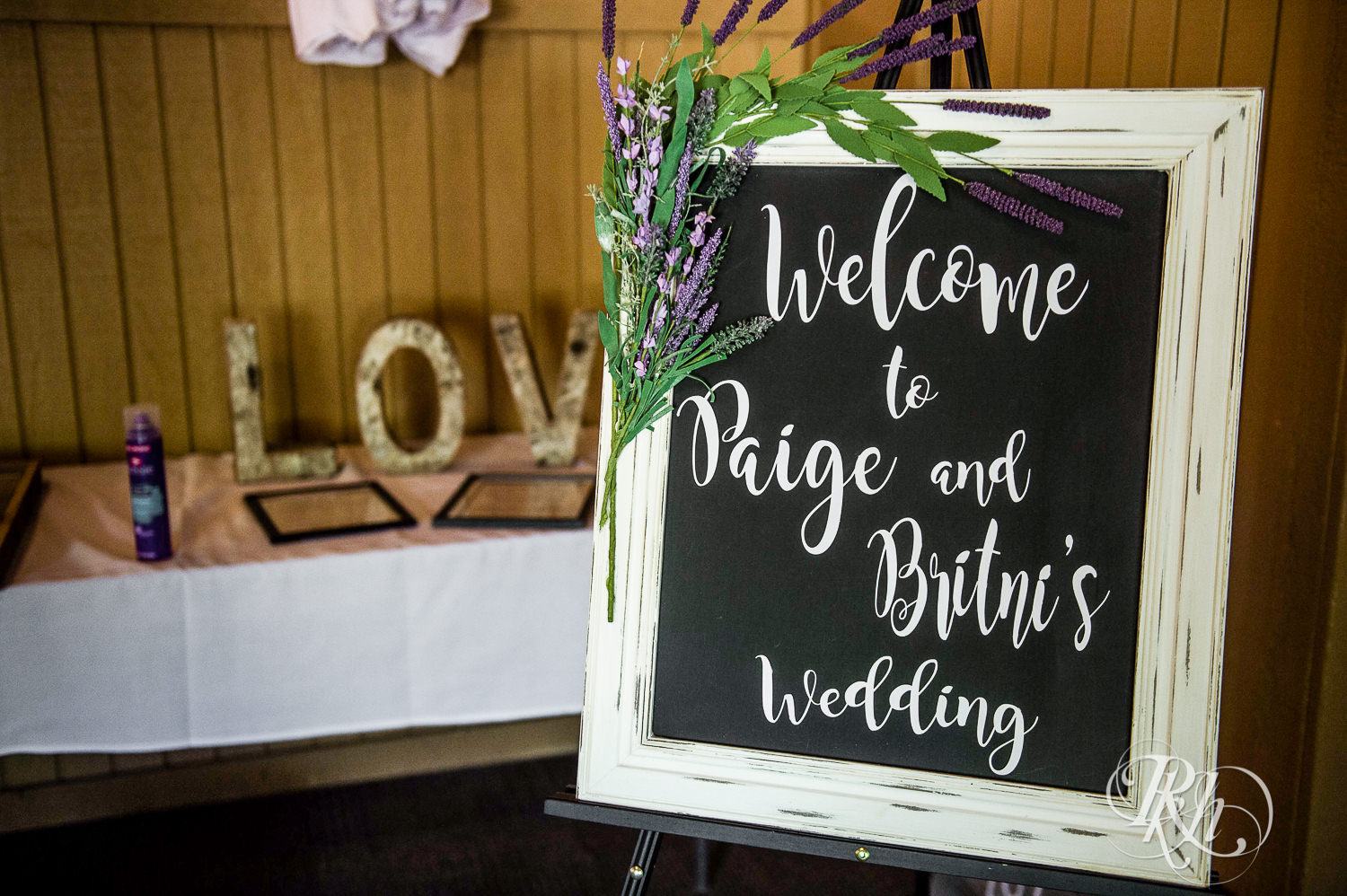 Wedding welcome sign in Spirit Mountain in Duluth, Minnesota.