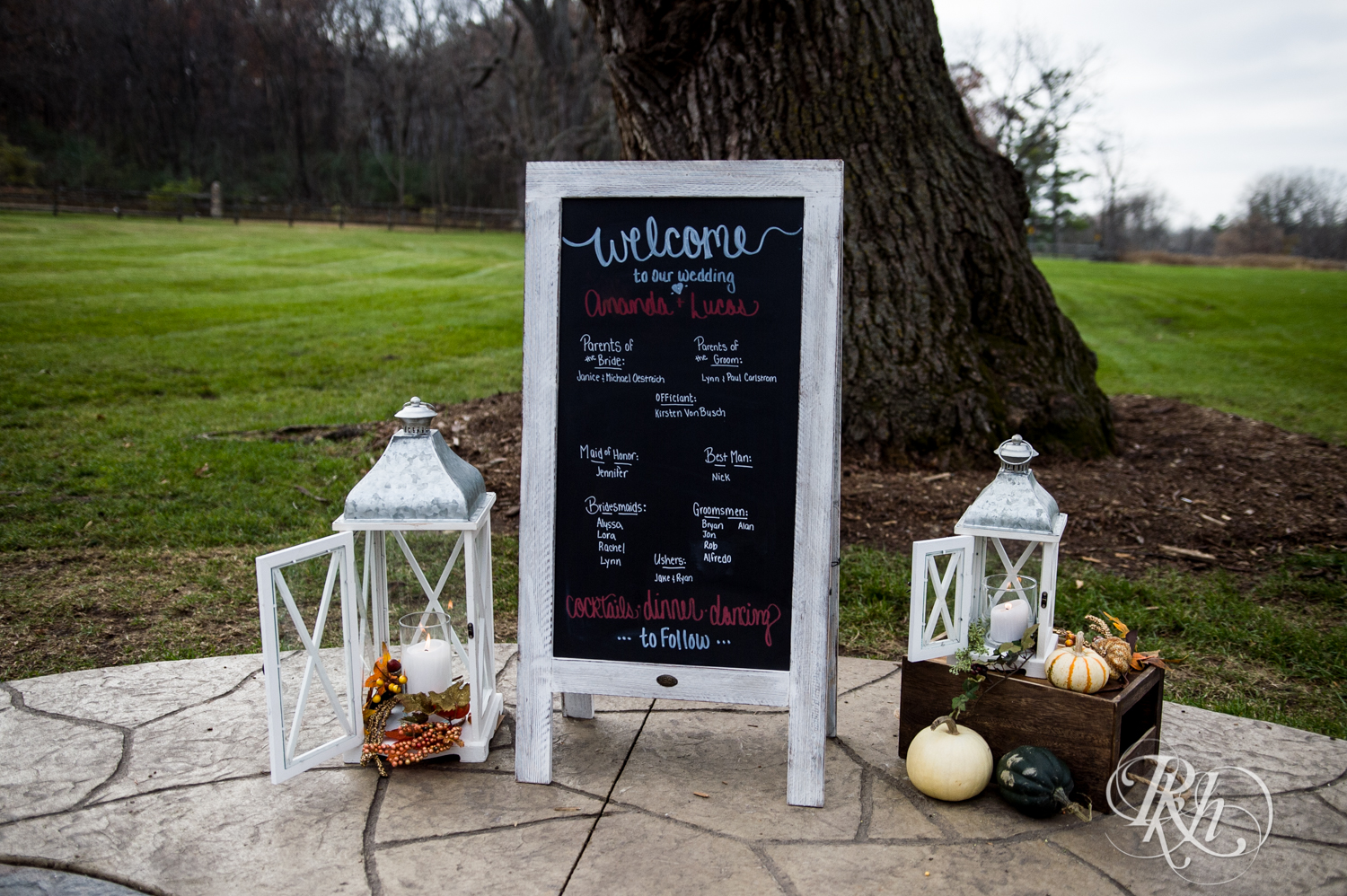 Outdoor wedding signs at Mayowood Stone Barn in Rochester, Minnesota.
