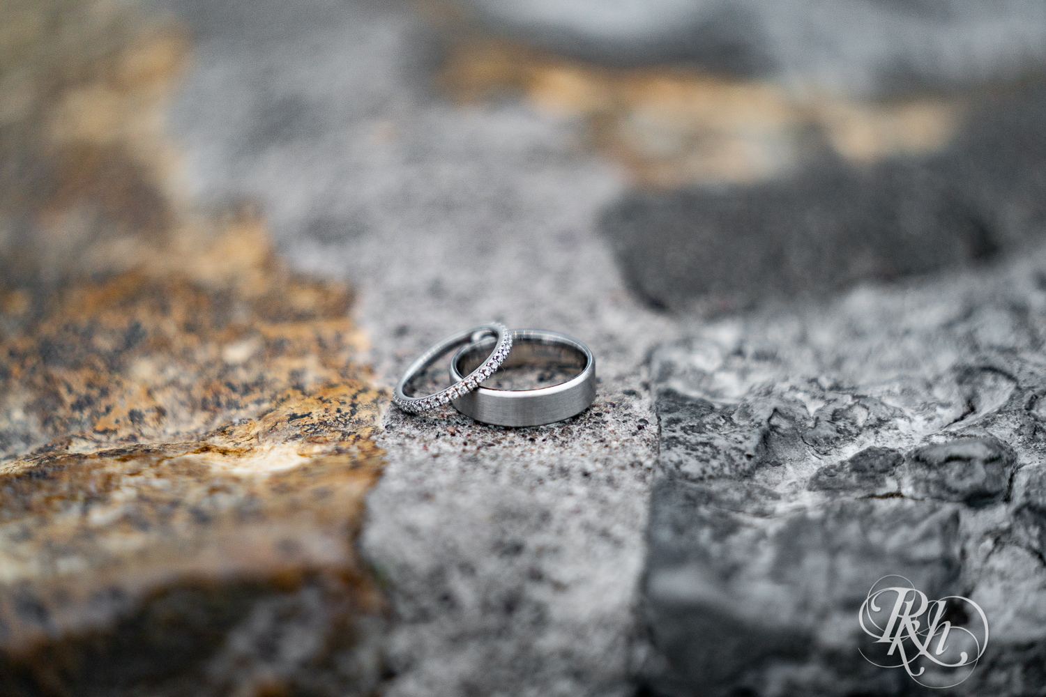 wedding rings on stone
