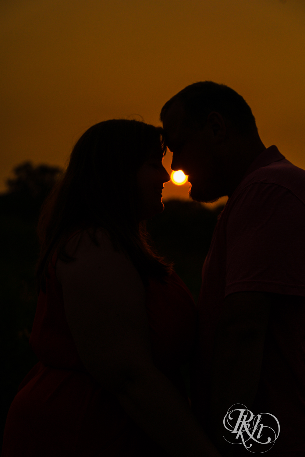 summer engagement photography silhouette
