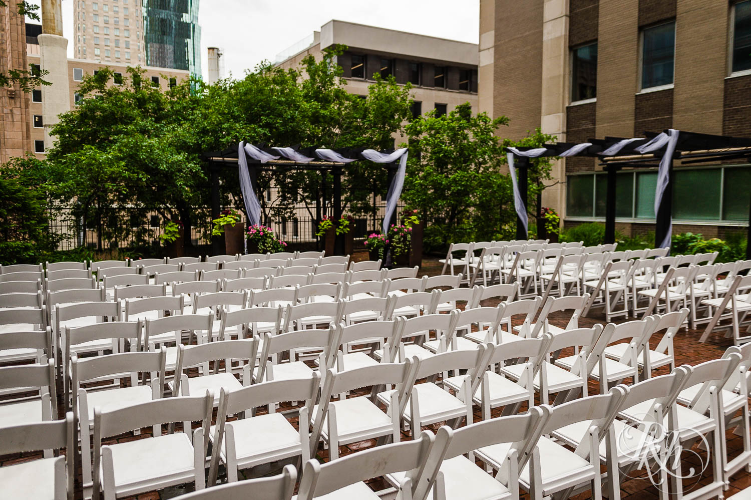 Crowne Plaza Minneapolis Northstar Downtown rooftop ceremony space