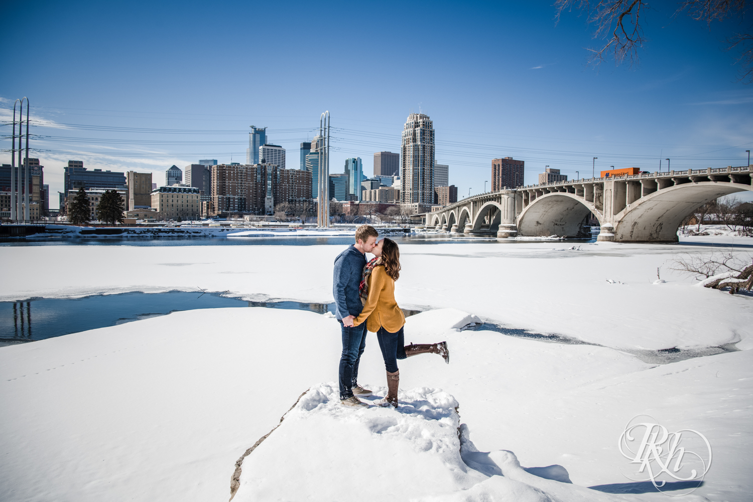 winter engagement photography