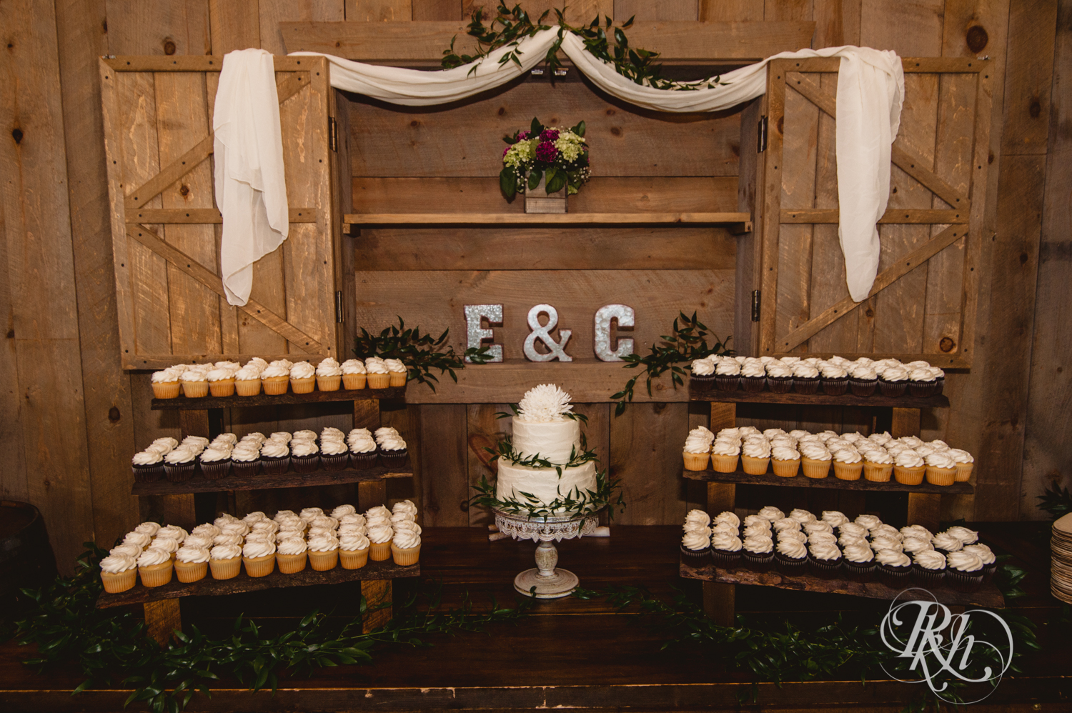 Wedding desert table with cupcakes at Creekside Farm Weddings and Events in Rush City, Minnesota.