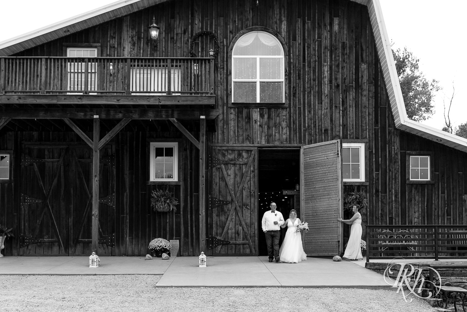 Bride and her father walking down the aisle at Barn at Crocker's Creek in Faribault, Minnesota.