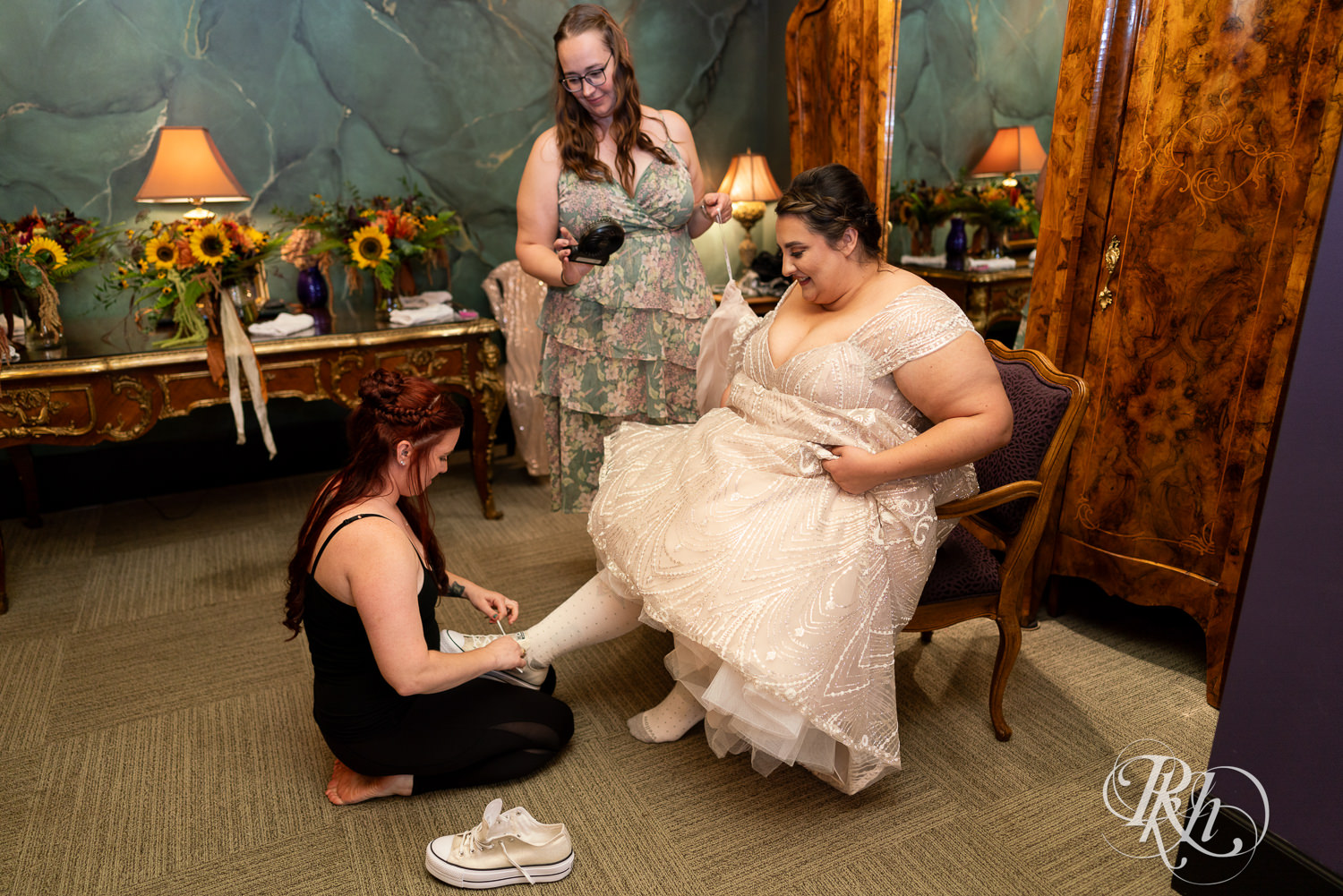 Plus size bride getting ready for wedding at Kellerman's Event Center in White Bear Lake, Minnesota.