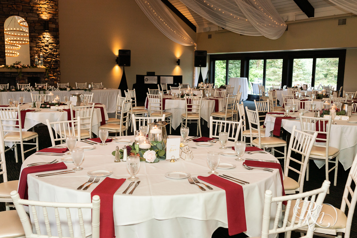 Indoor wedding reception site at Dellwood Country Club in Dellwood, Minnesota.